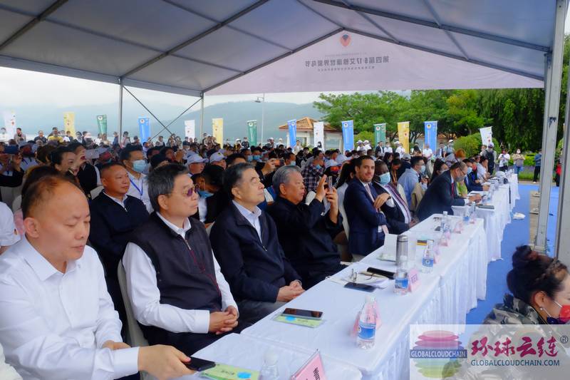 图4来自国内外的300余名嘉宾共同出席爱鸟节开幕式庆典活动.jpg